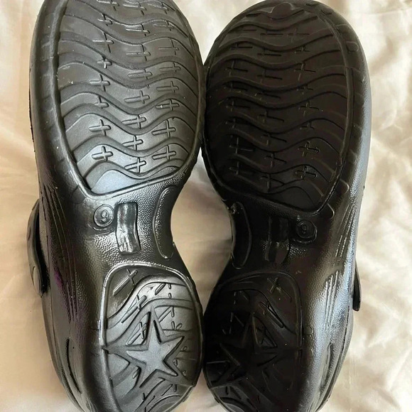 Black on slip, slip on shoes size 9 - Picture 4 of 6